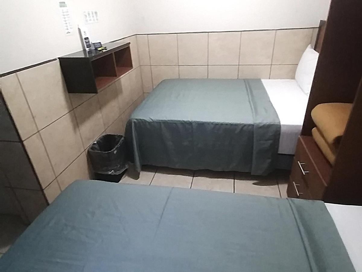 Hotel Hcm غوادالاجارا المظهر الخارجي الصورة